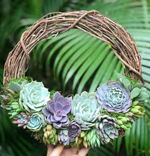 Load image into Gallery viewer, 12" Succulent Wreath