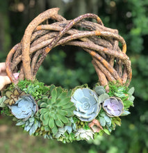 Load image into Gallery viewer, 13" Wooden Succulent Wreath
