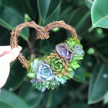 Load image into Gallery viewer, 5" Succulent Heart Wreath