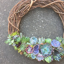 Load image into Gallery viewer, 18" Succulent Wreath